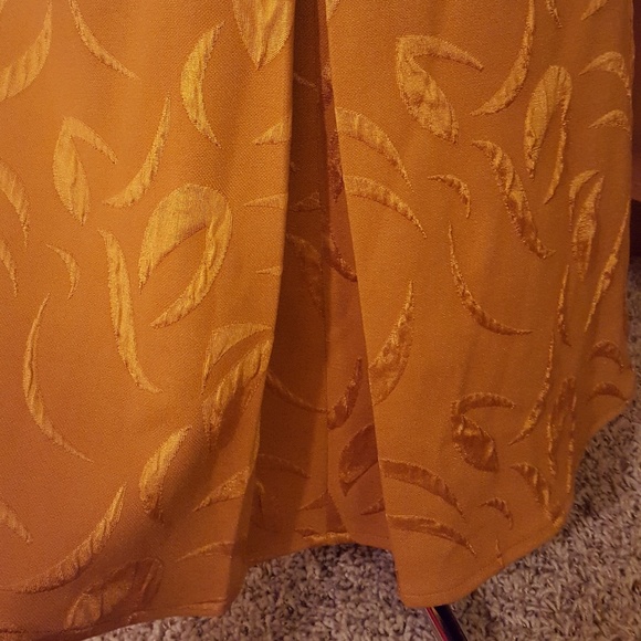 Gorgeous Long Textured Skirt - Picture 3 of 9